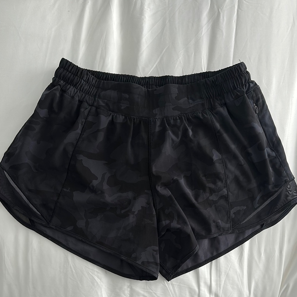 Lululemon Athletica Black Camo Athletic Shorts Size 8T